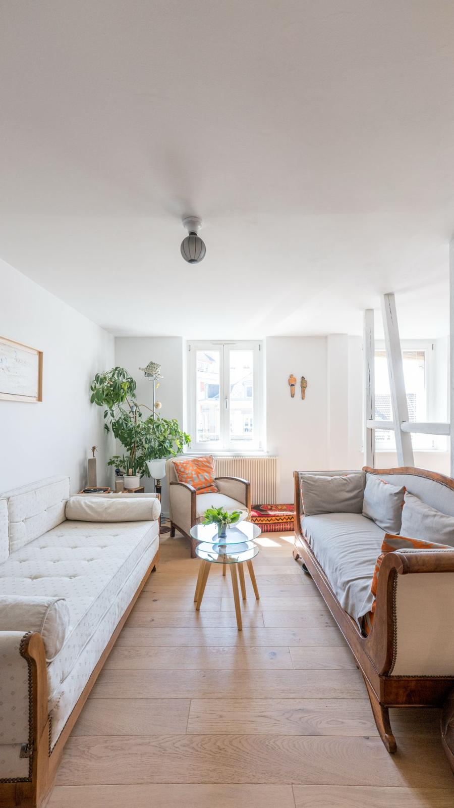 Salon parquet chêne massif rénové par Soltech à Strasbourg